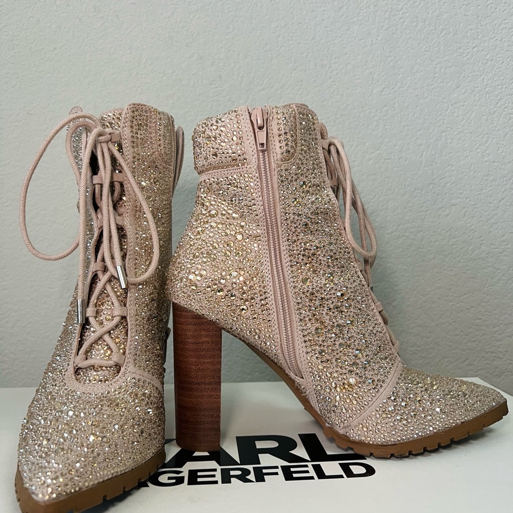 Steve Madden Women's rhinestone suede wood Heel Boots - 9